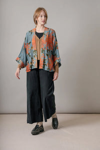 Kimono Chrysanthemum Grey