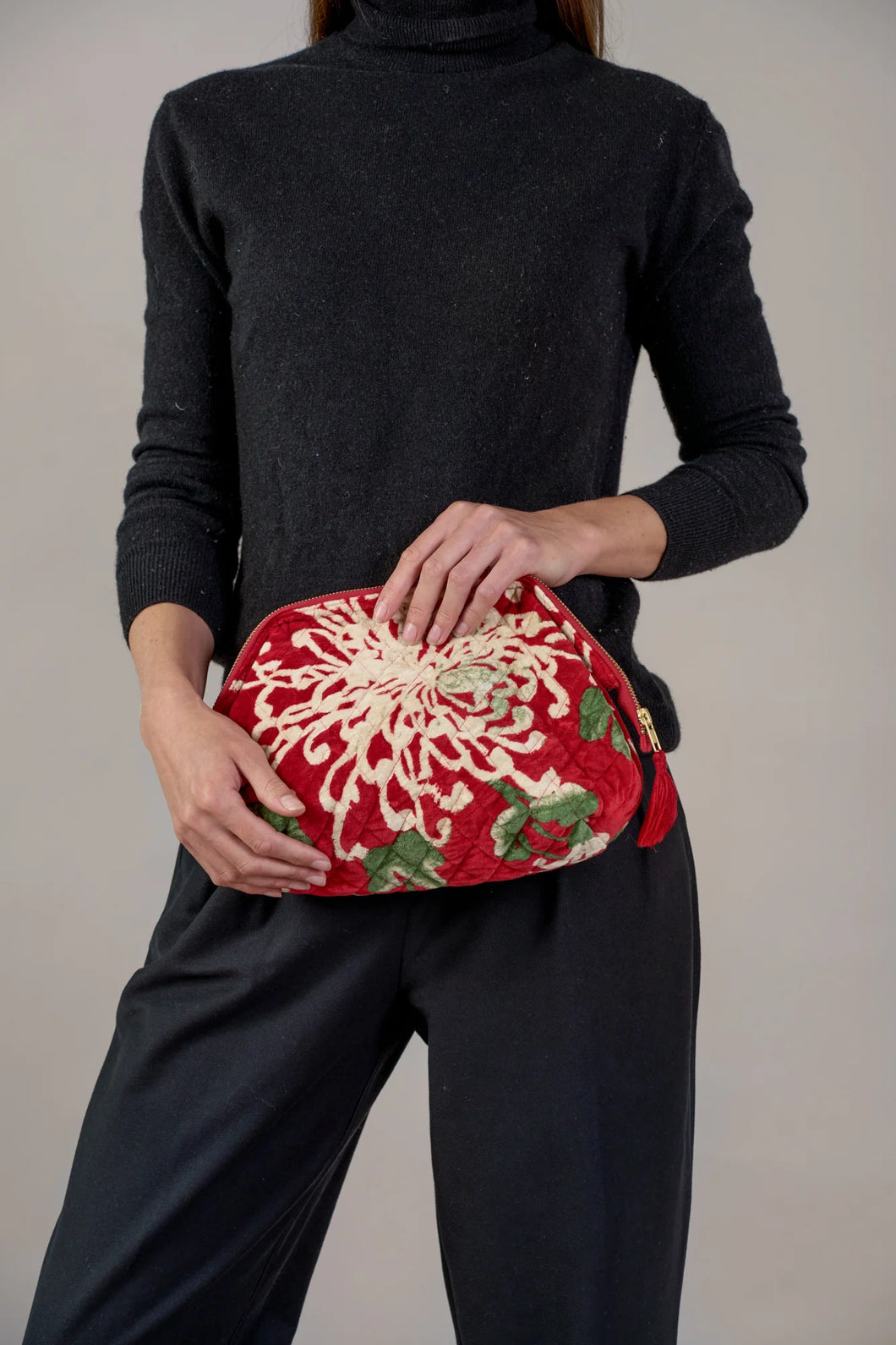 Chrysanthemum pouch