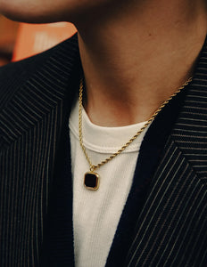 Gold Necklace with pendant